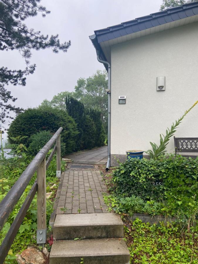 Traumhaftes Ferienhaus Husen エクステリア 写真